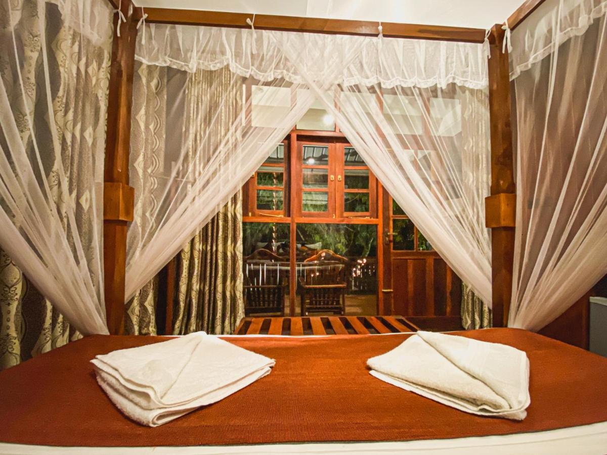 Hotel Levon Ella Esterno foto